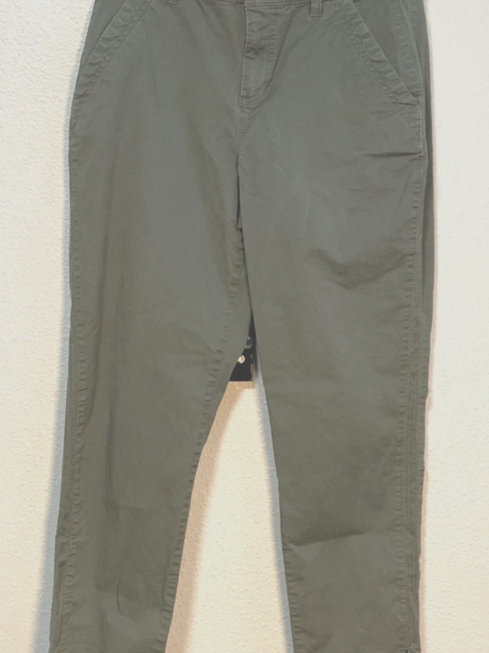 Eddie Bauer Cropped Green Chino Pants Size 8 slit hem and side pockets